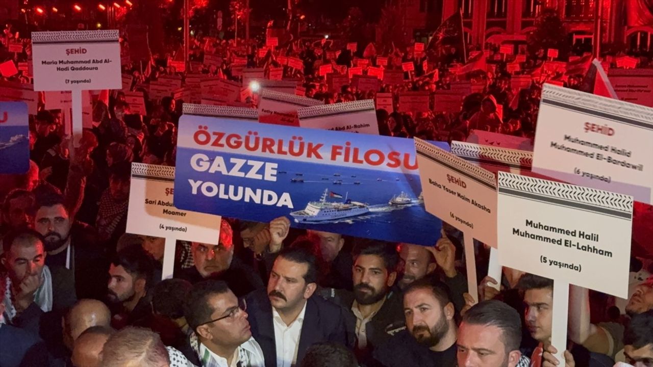 Konya'da Gazze'ye Destek İçin Büyük Yürüyüş Düzenlendi