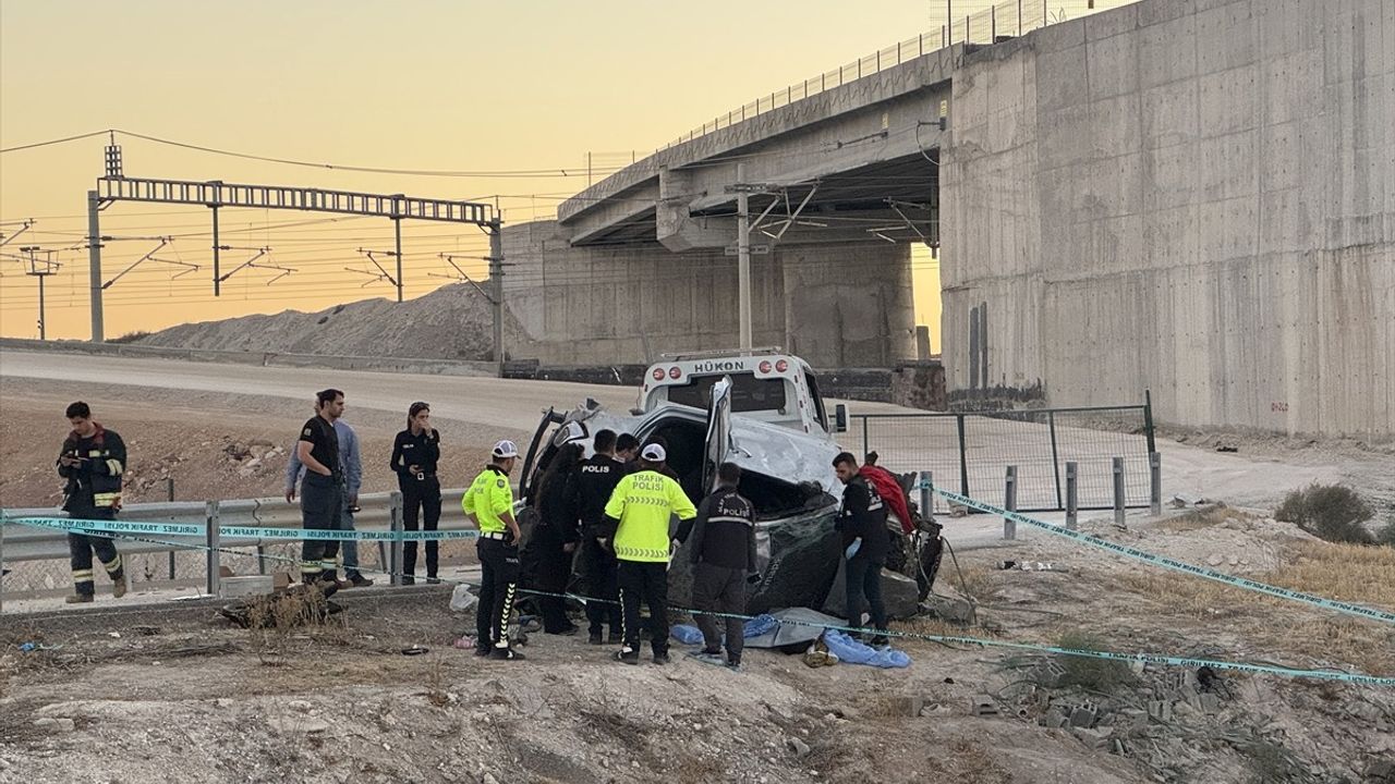 Konya'da Kontrolden Çıkan Araç Devrildi: Bir Ölü, Bir Yaralı