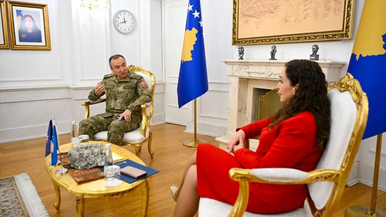 Kosova Cumhurbaşkanı Osmani, KFOR Komutanı Tümgeneral Ulutaş’ı Kabul Etti