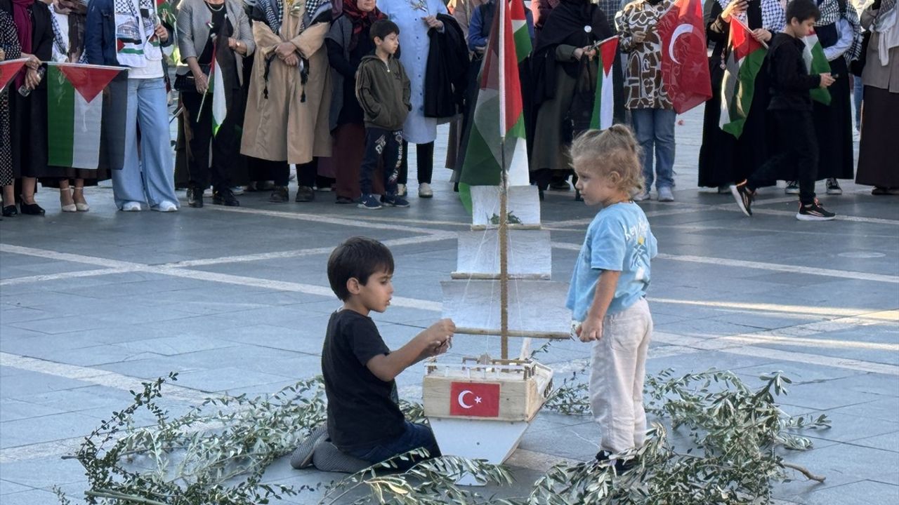 Küresel Sumud Filosu Aktivistleri Alanya'da Coşkuyla Karşılandı