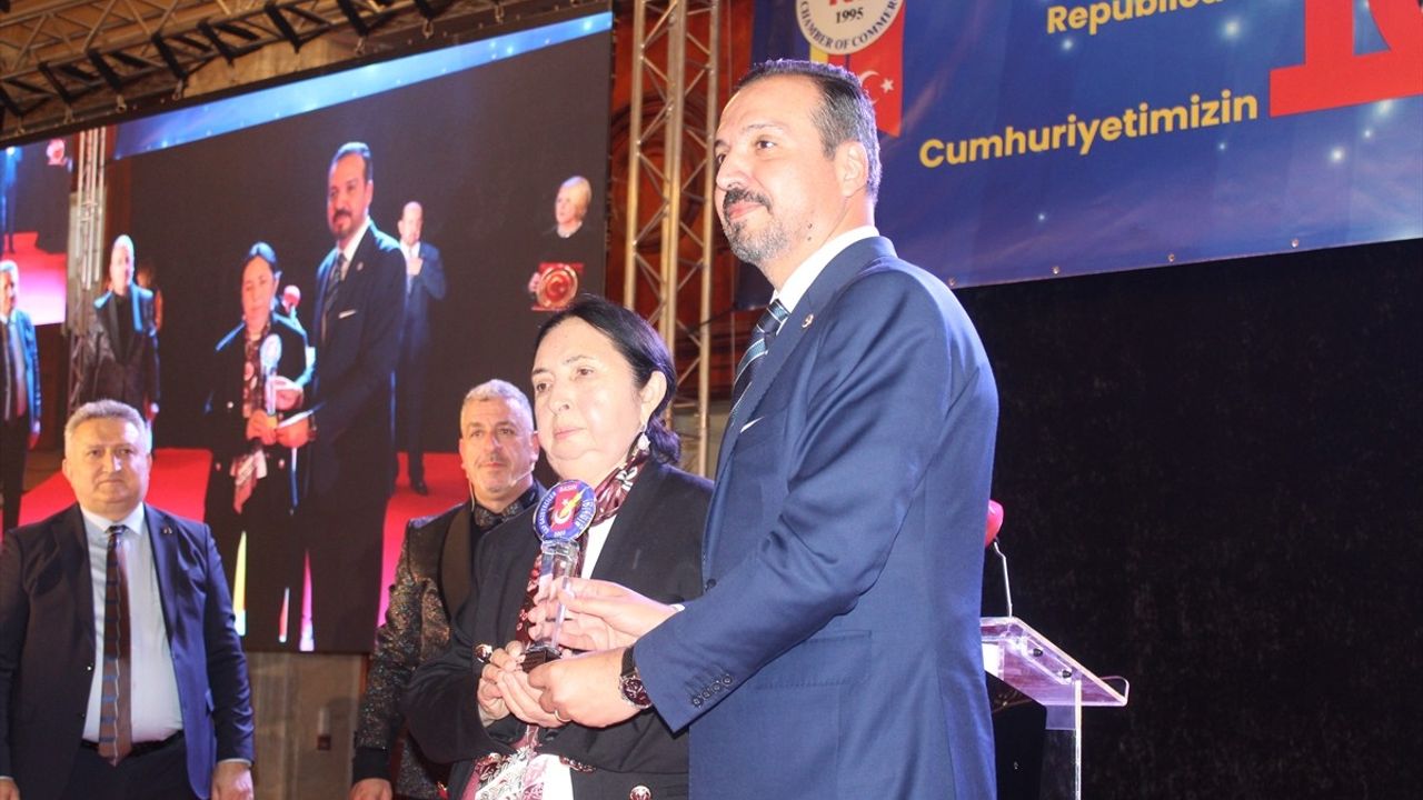 Kürşad Zorlu'ya Romanya'da Özel Ödül Takdim Edildi