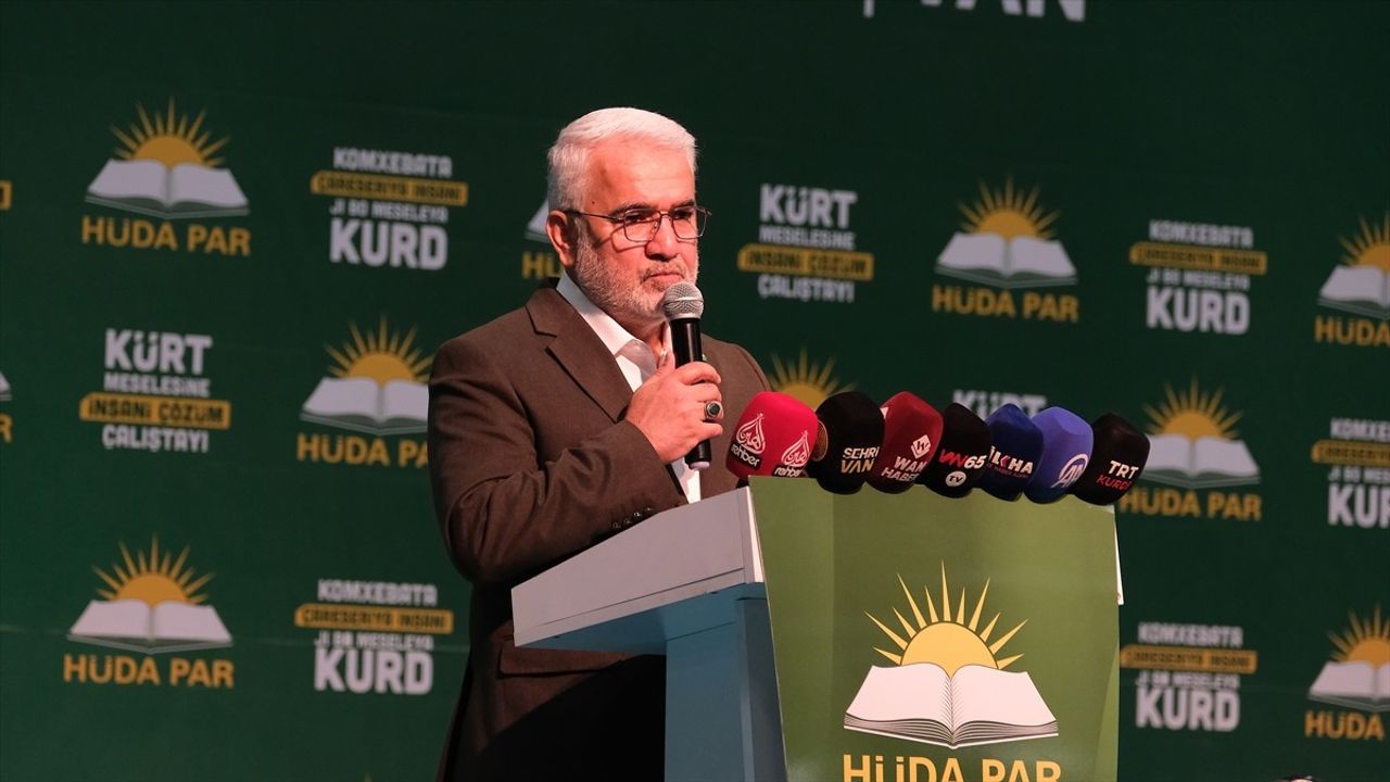 Kürt Meselesine İnsani Çözüm Çalıştayı Van'da Yapıldı