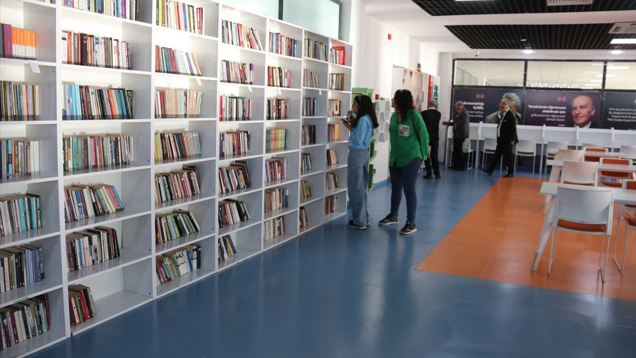 Malatya'da 250 Kişilik Yeni Kütüphane Hizmete Açıldı