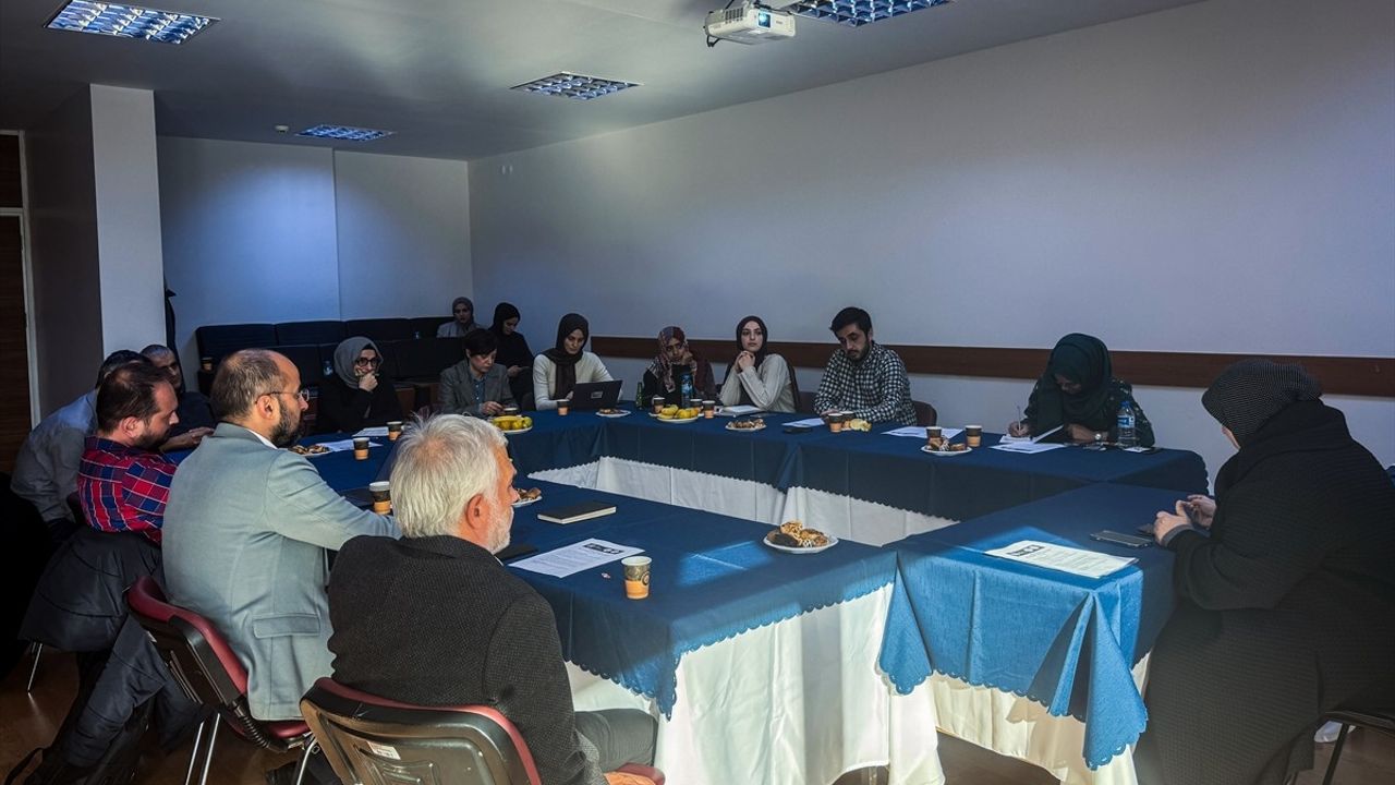 Marmara Üniversitesi'nde Popüler Kültür ve Medyada Ön Yargı Paneli Düzenlendi