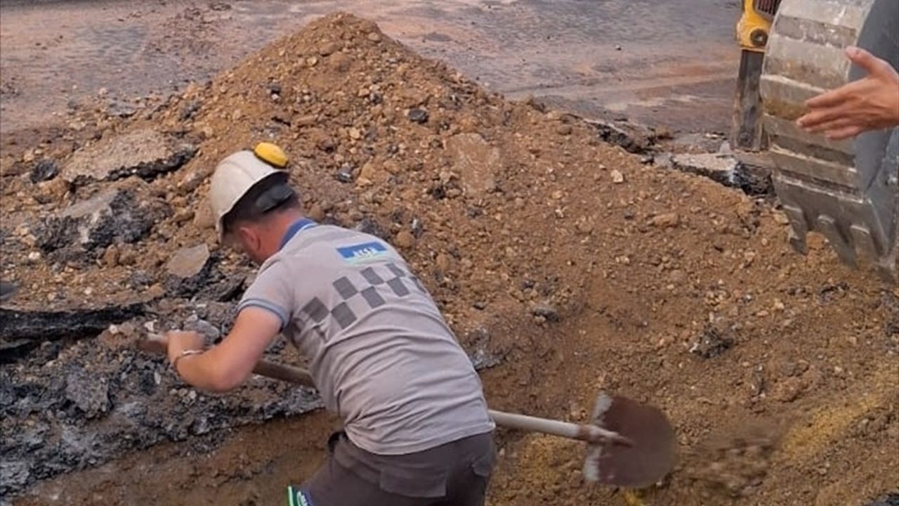 Mersin'de Doğal Gaz Hattında Yangın: İki Yaralı