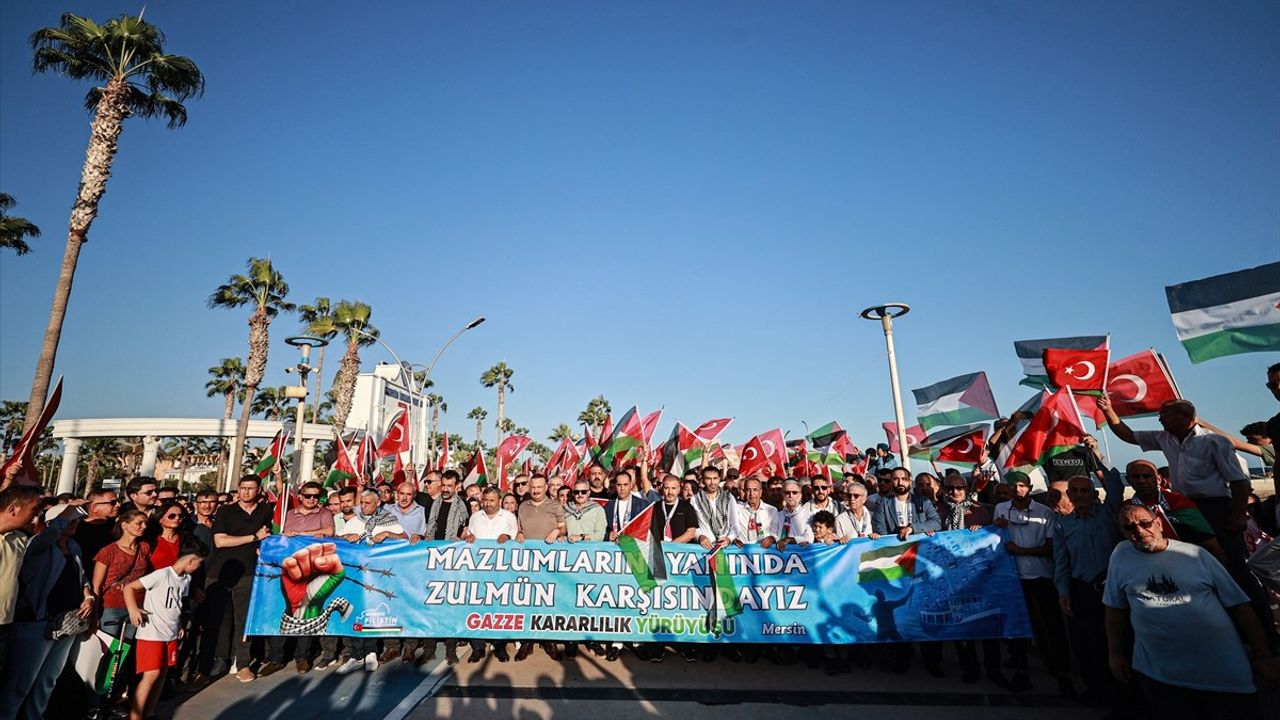 Mersin ve Hatay'da Küresel Sumud Filosu'na Destek Etkinlikleri Düzenlendi