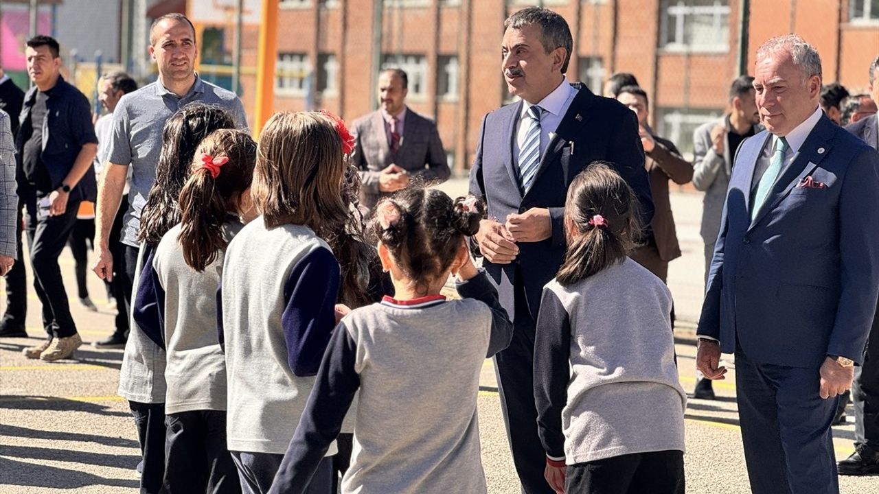 Milli Eğitim Bakanı Tekin'den Diş Sağlığı Farkındalığı
