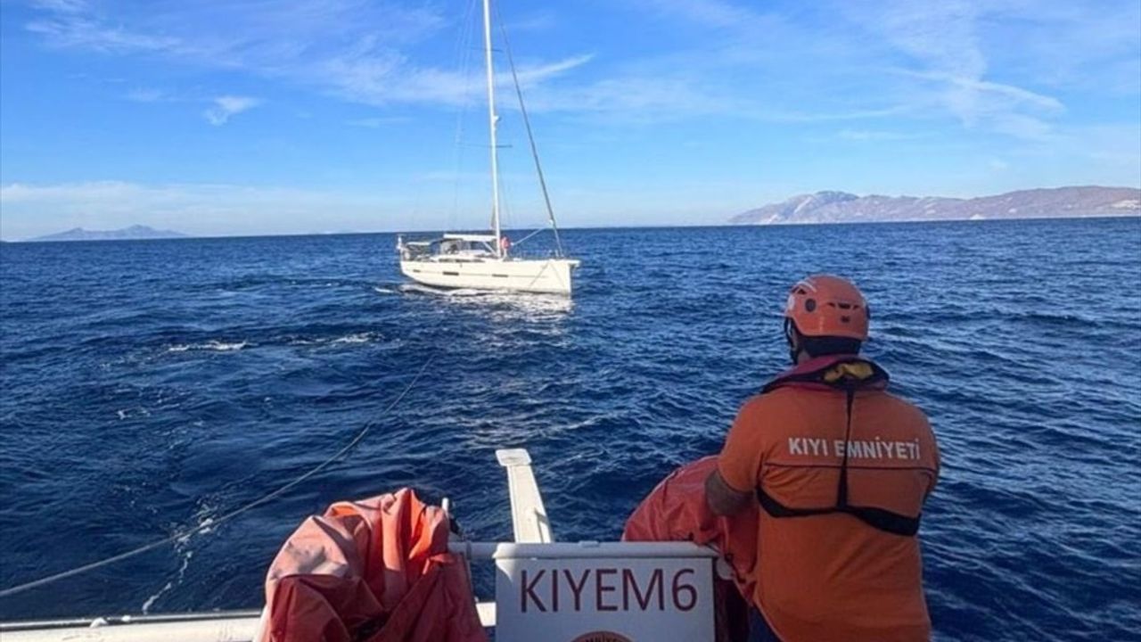 Muğla Açıklarında Tekne Kurtarma Operasyonu