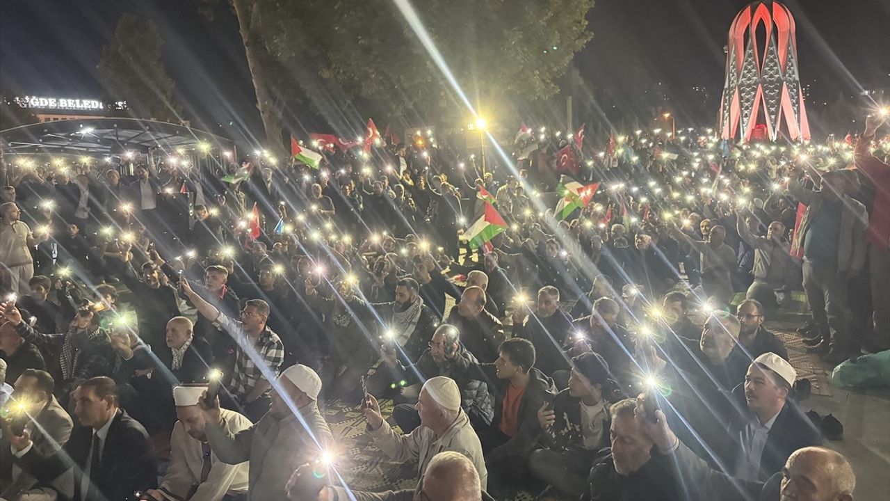 Niğde'de İsrail'in Küresel Sumud Filosu'na Saldırılarına Tepki Gösterildi