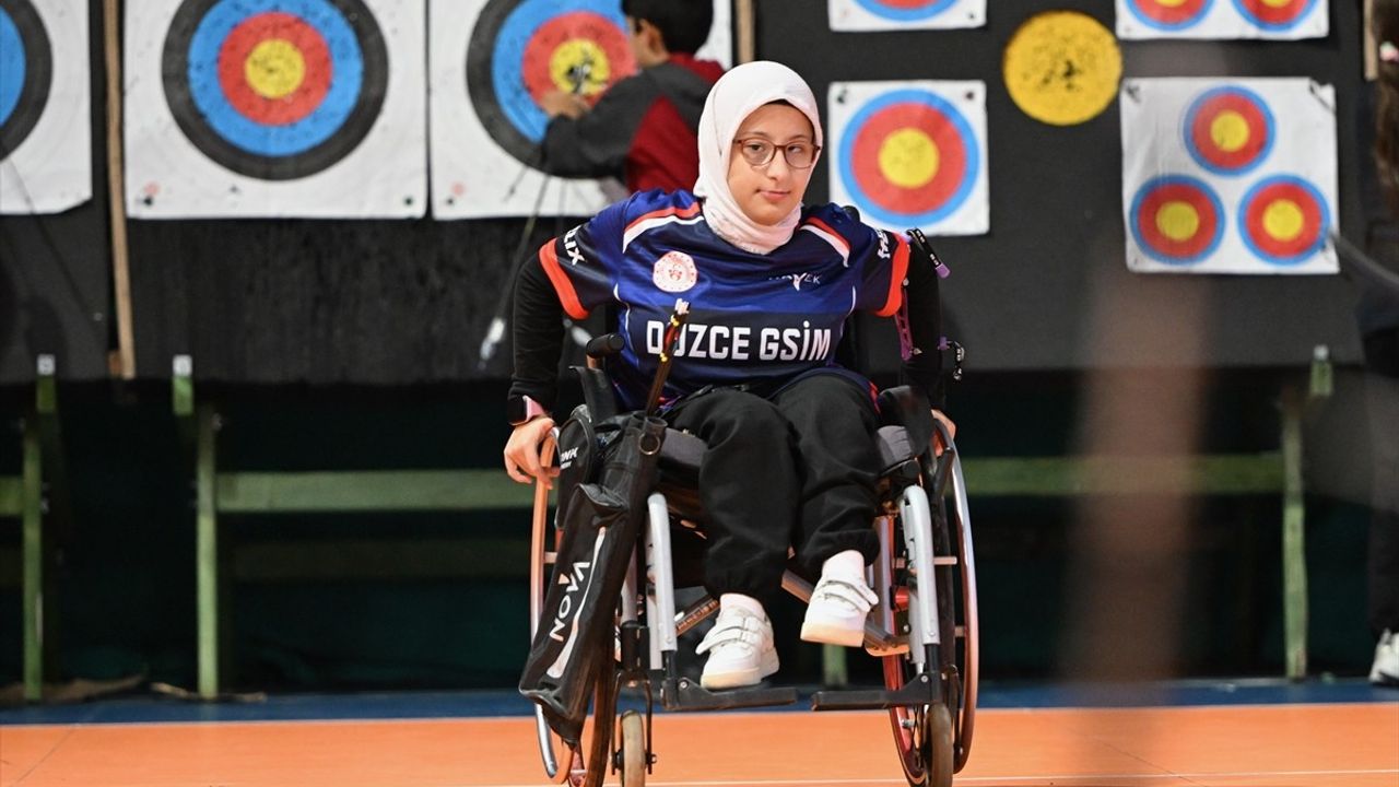 Okçulukla Sosyalleşen 11 Yaşındaki Asuman