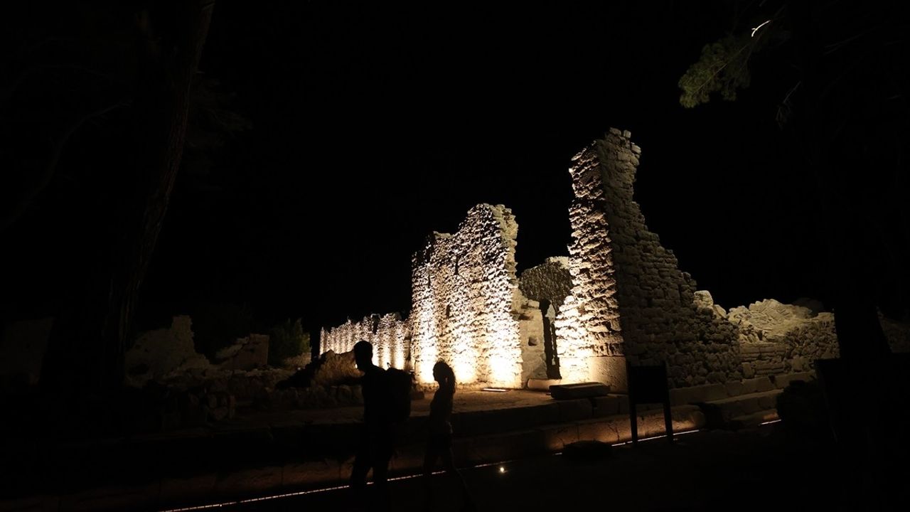 Olympos Antik Kenti'nde Gece Müze Deneyimi Artıyor