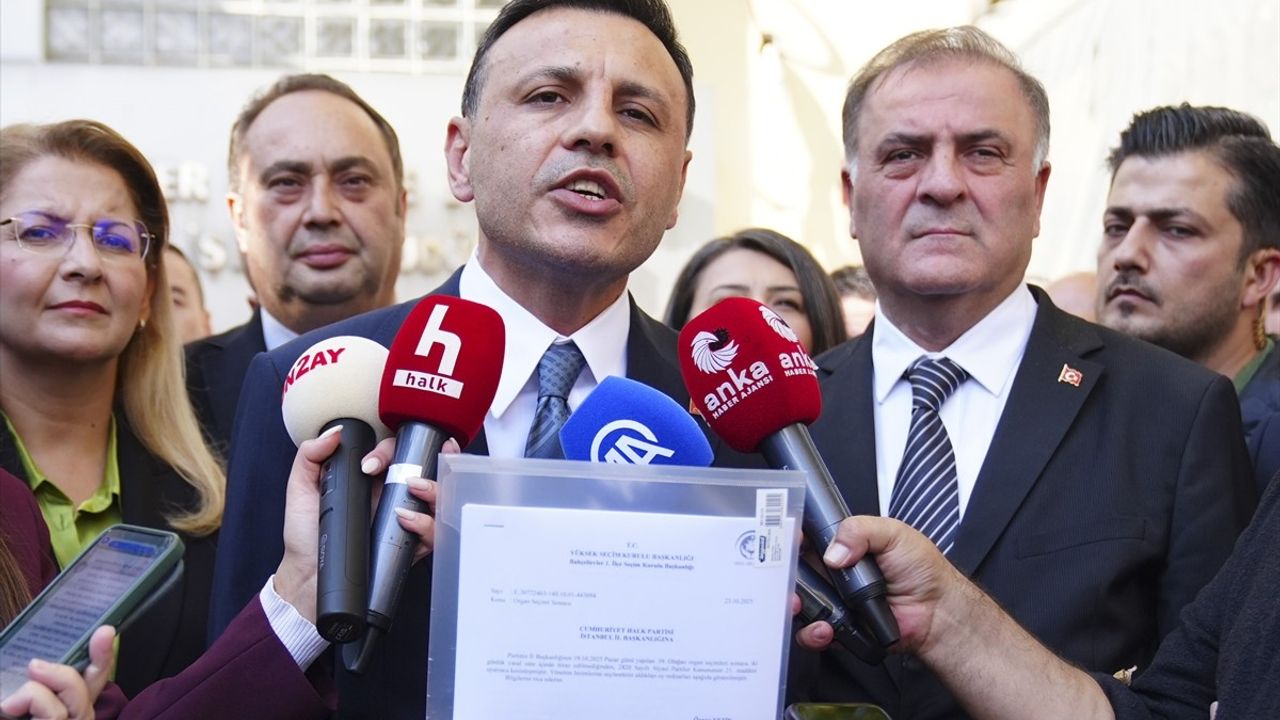 Özgür Çelik, CHP İstanbul İl Başkanlığı Mazbatasını Aldı
