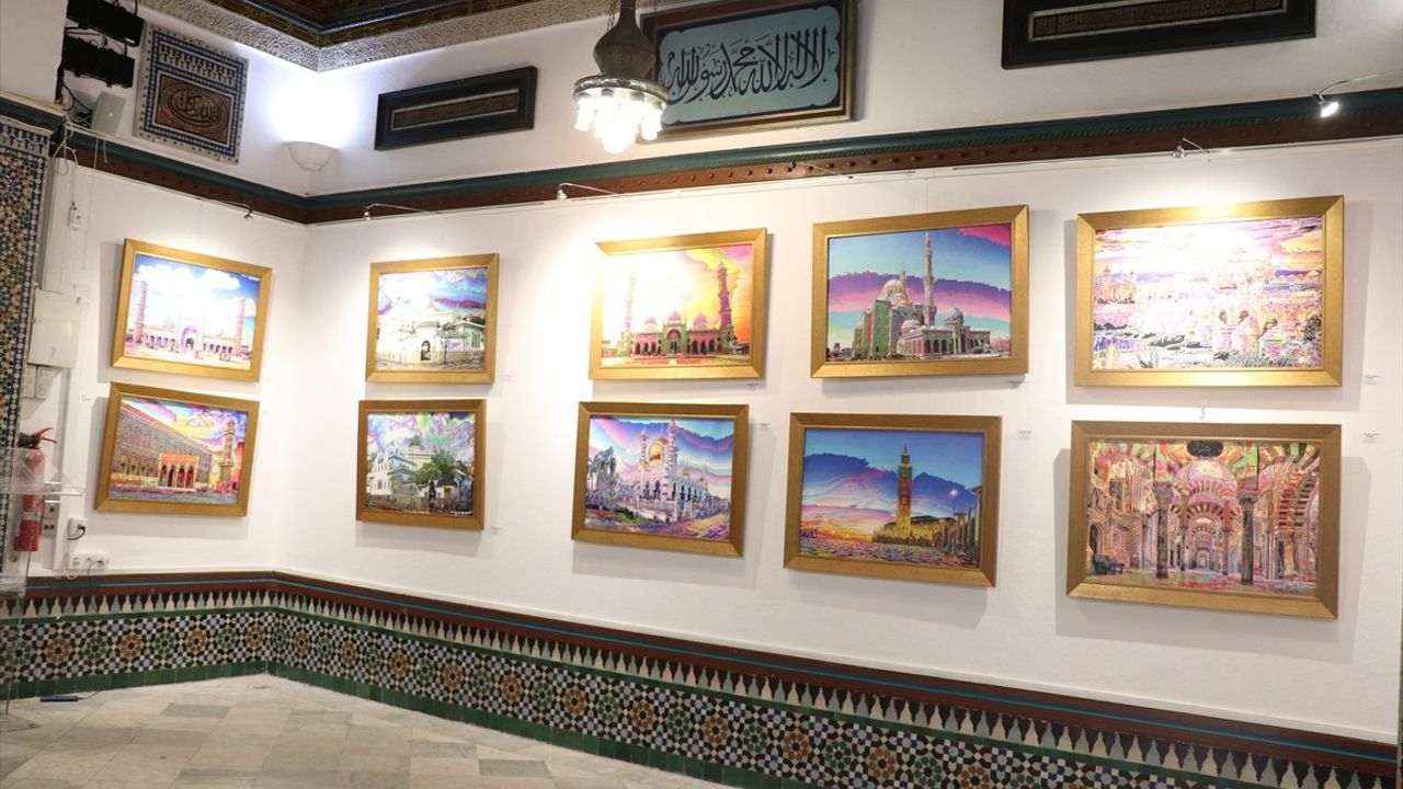 Paris'te İslam'da Camiler Sergisi Açıldı