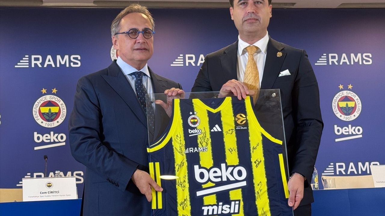 RAMS Global Fenerbahçe'nin Basketbol Takımlarına Sponsorluk Verdi