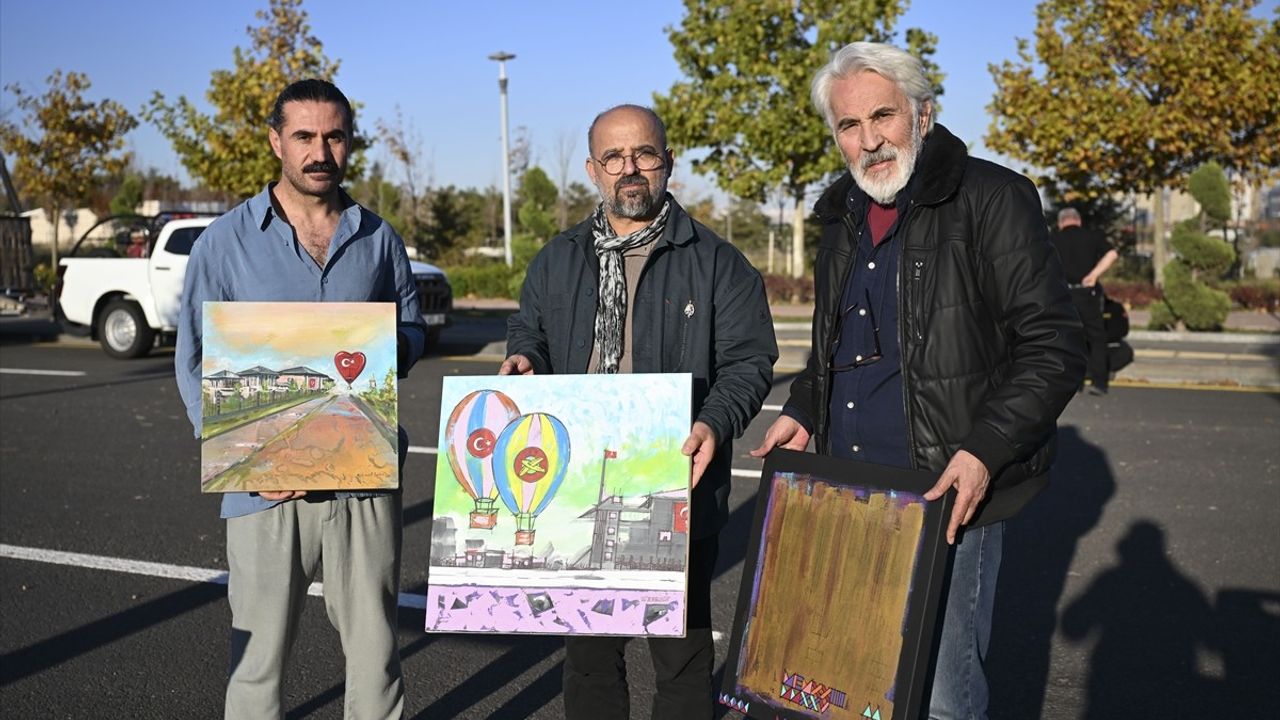 Ressamlar Sıcak Hava Balonu Etkinliğini Tuvalde Yansıttı