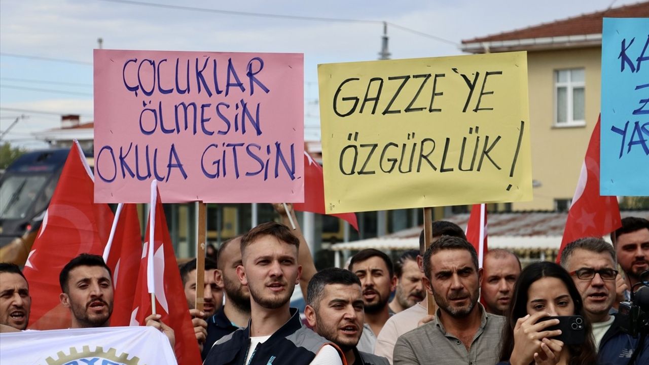 Sakarya'da Küresel Sumud Filosu İçin Protesto