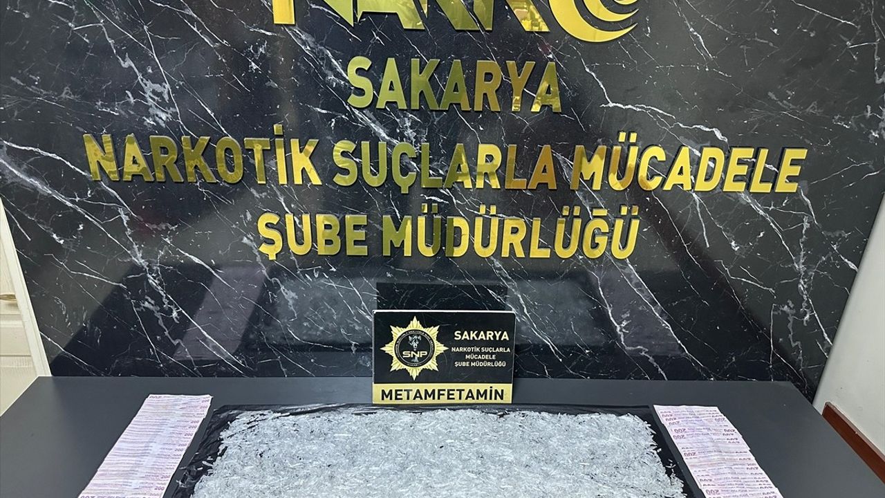 Sakarya'da Uyuşturucu Operasyonu: 1 Kilogram Sentetik Madde Ele Geçirildi
