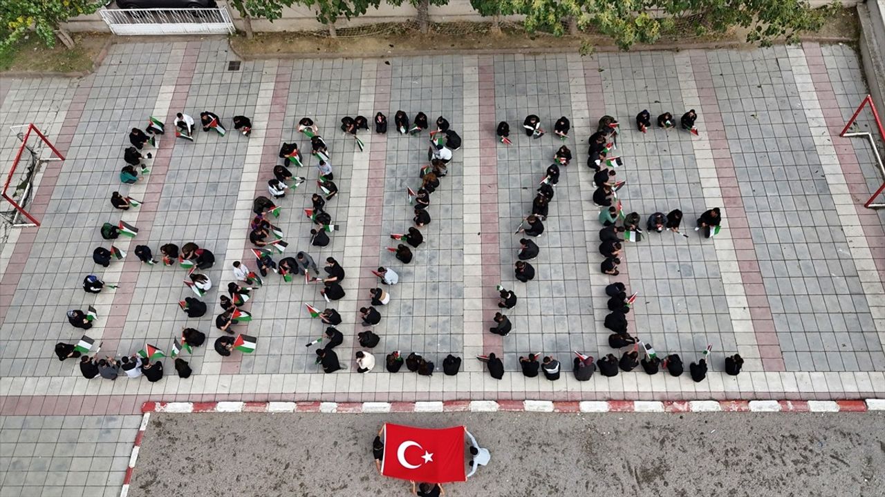 Samsun'da Lise Öğrencilerinden Filistin İçin Farkındalık Koreografisi
