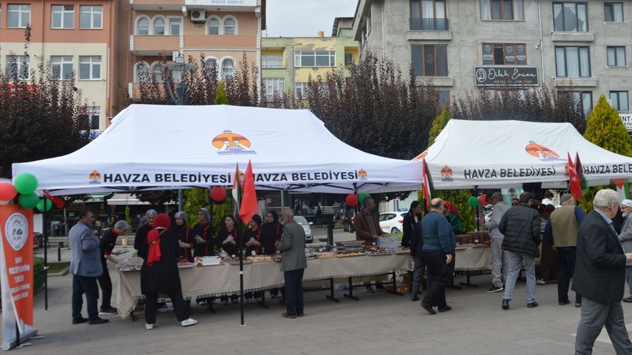 Samsun'da Öğrencilerden Gazze'ye Destek Kermesi