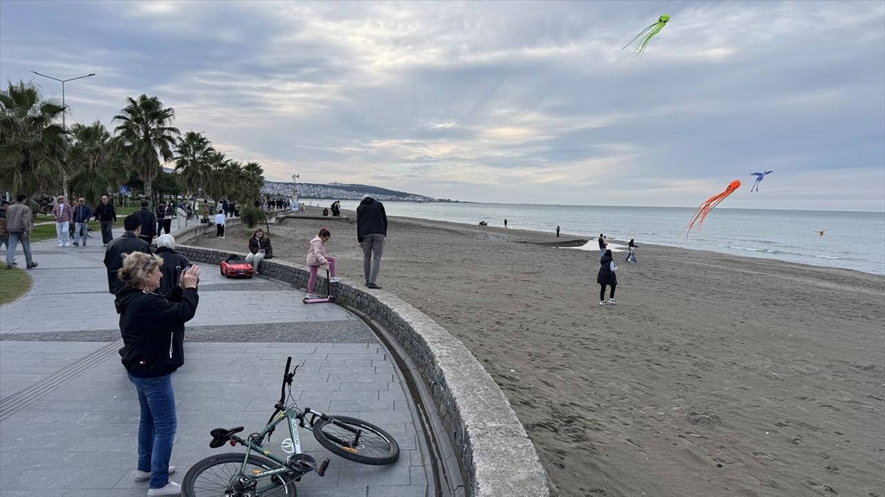 Samsun'da Renkli Uçurtma Şenliği