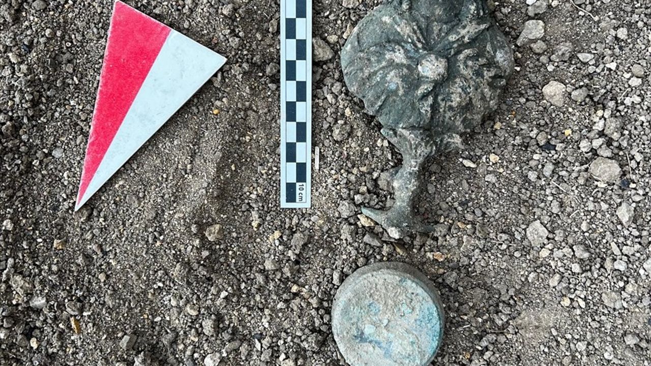Satala Antik Kenti'nde Mısır Tanrıçası İsis'in Bronz Büstü Bulundu