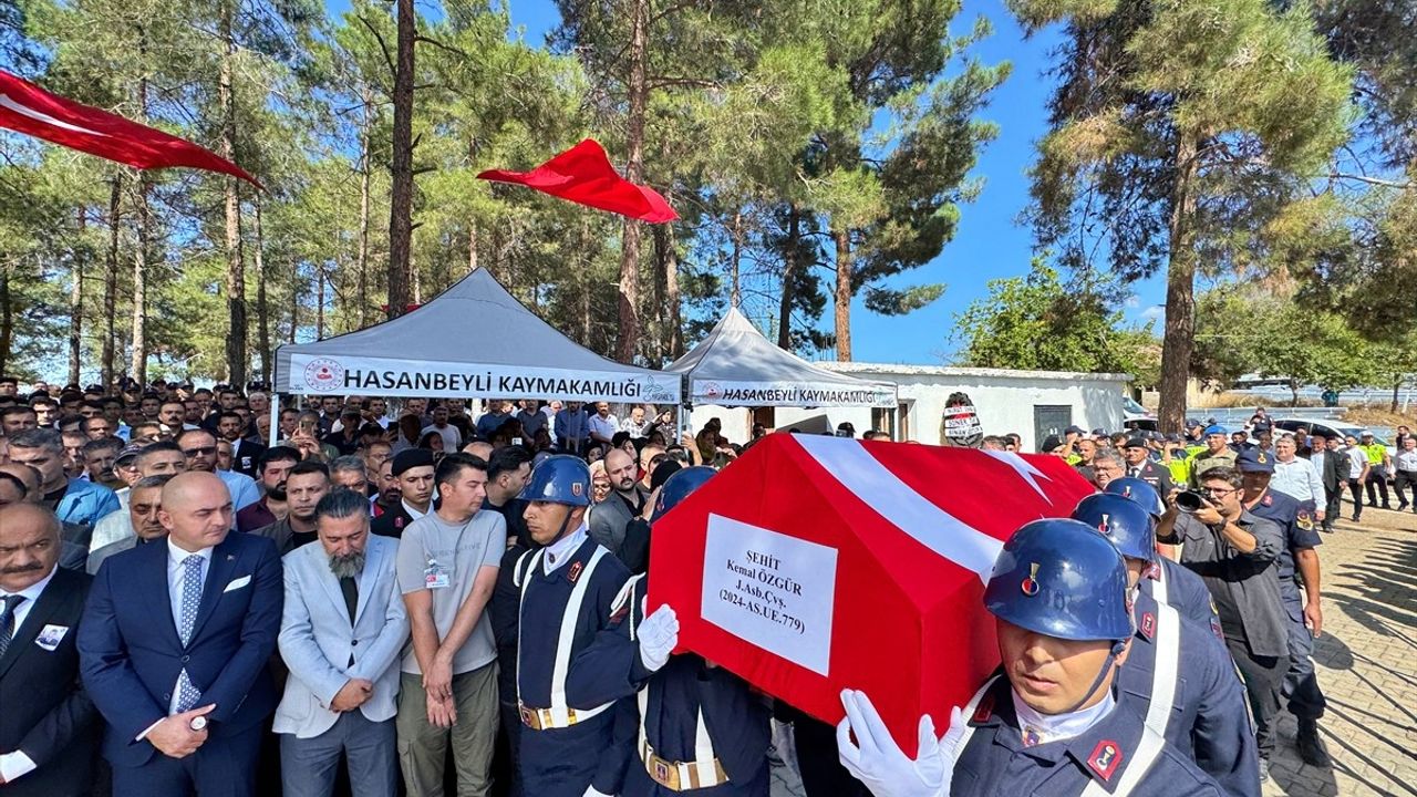 Şehit Jandarma Astsubay Çavuş Kemal Özgür Memleketinde Uğurlandı