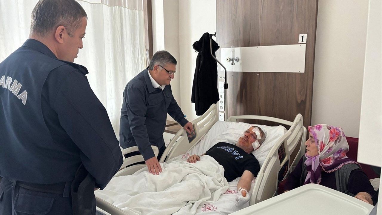Sinop'ta İki Otobüs Çarpıştı: 13 Yaralı