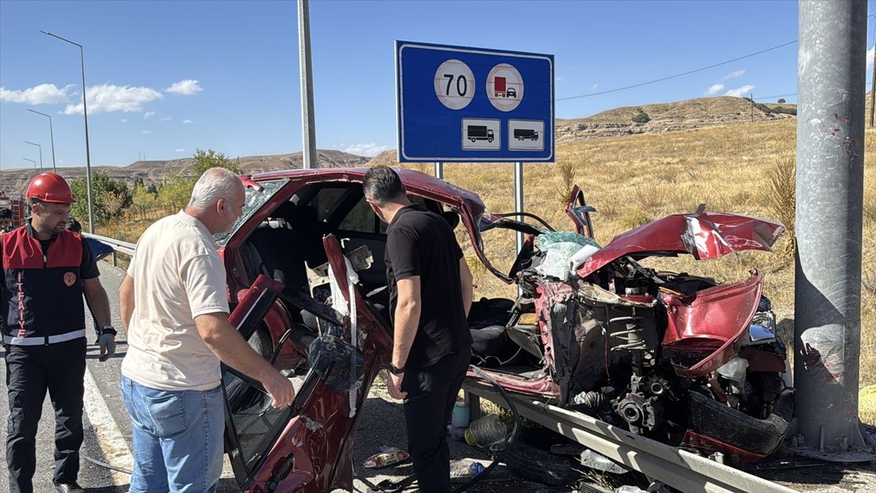 Sivas'ta Feci Kaza: 10 Yaralı