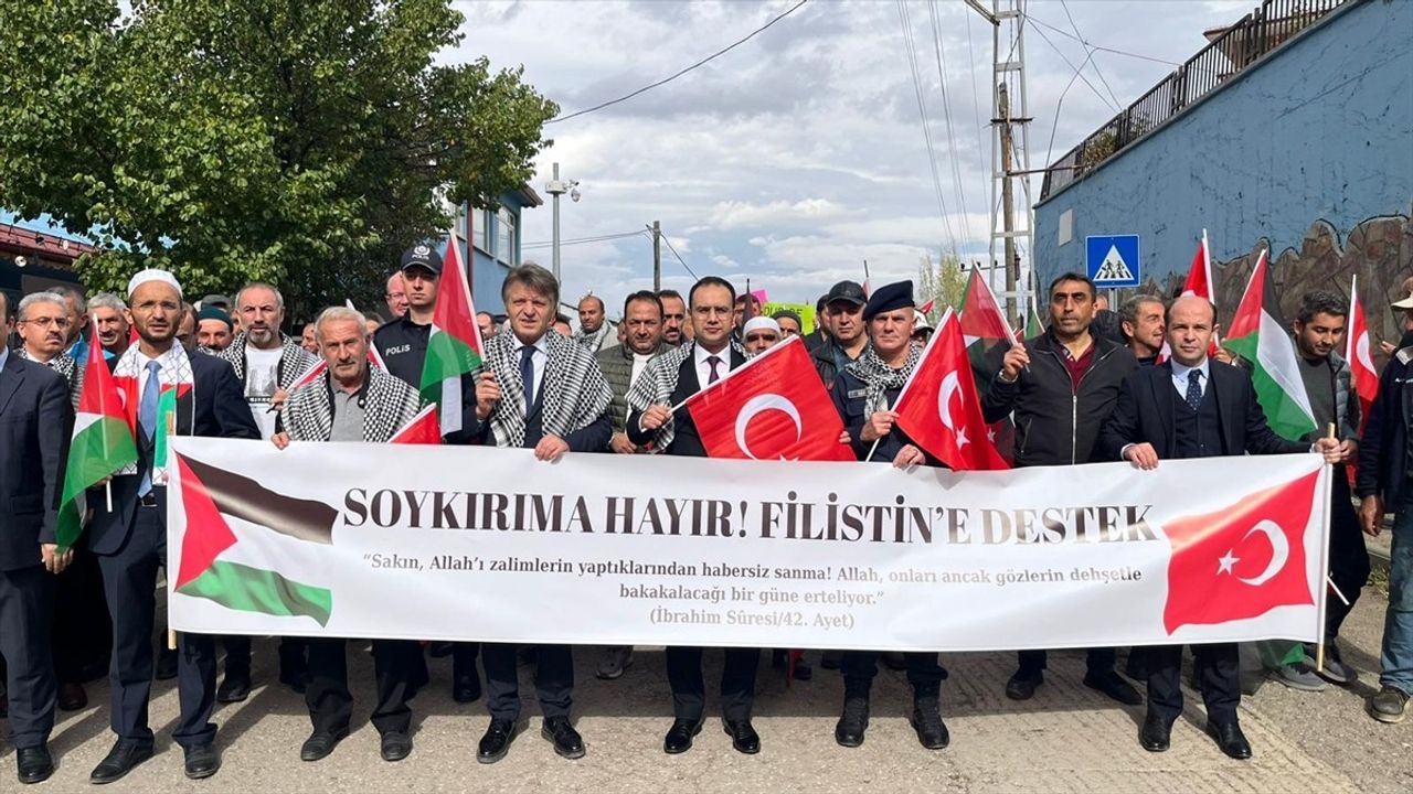 Sivas'ta Filistin İçin Destek Yürüyüşü Düzenlendi