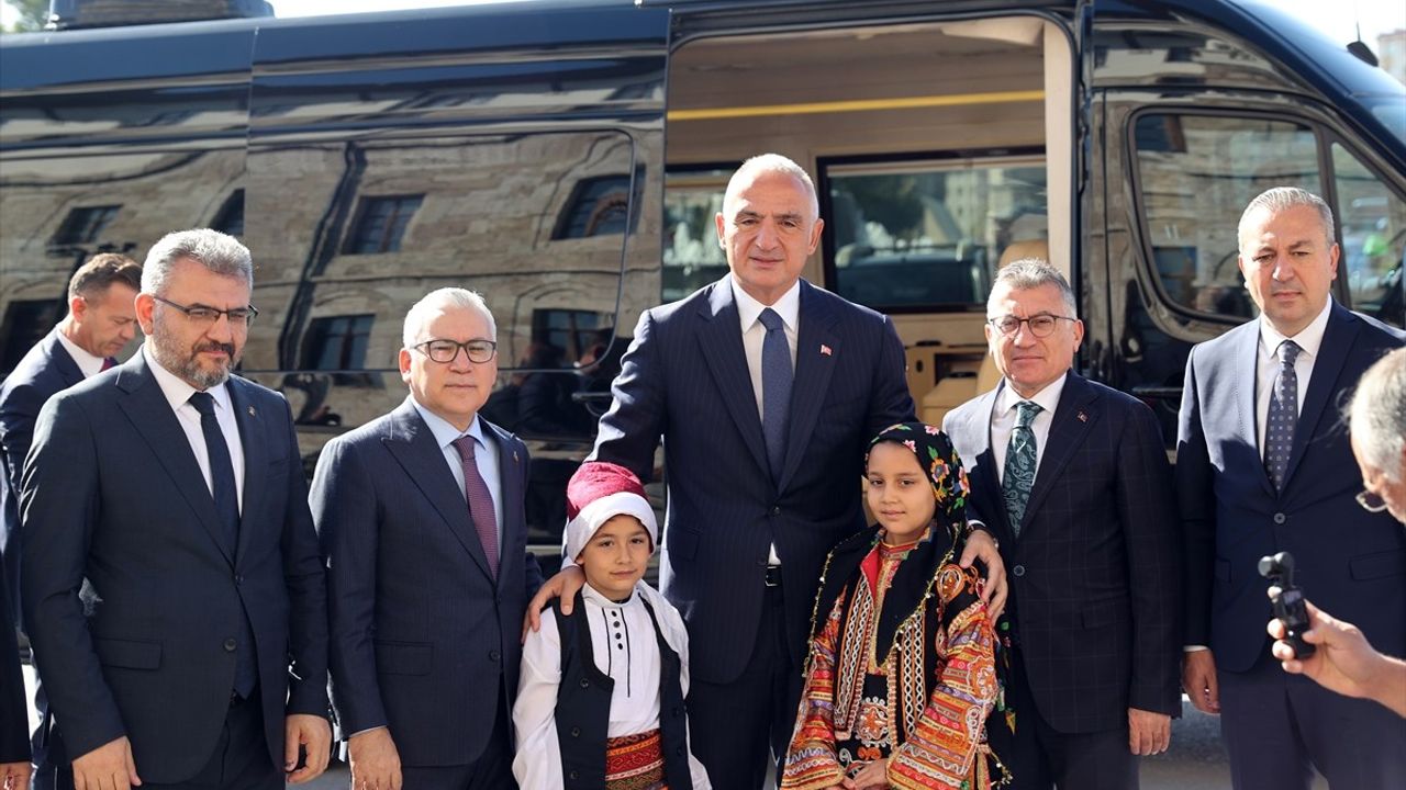 Sivas'ta Yeni Halk Kütüphanesi Açılışı