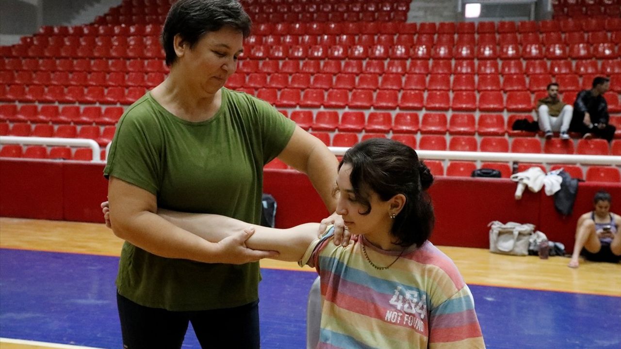 Spor Tırmanışçısı Yağmur Toylan'ın Olimpiyat Hedefi ve Annesinin Desteği