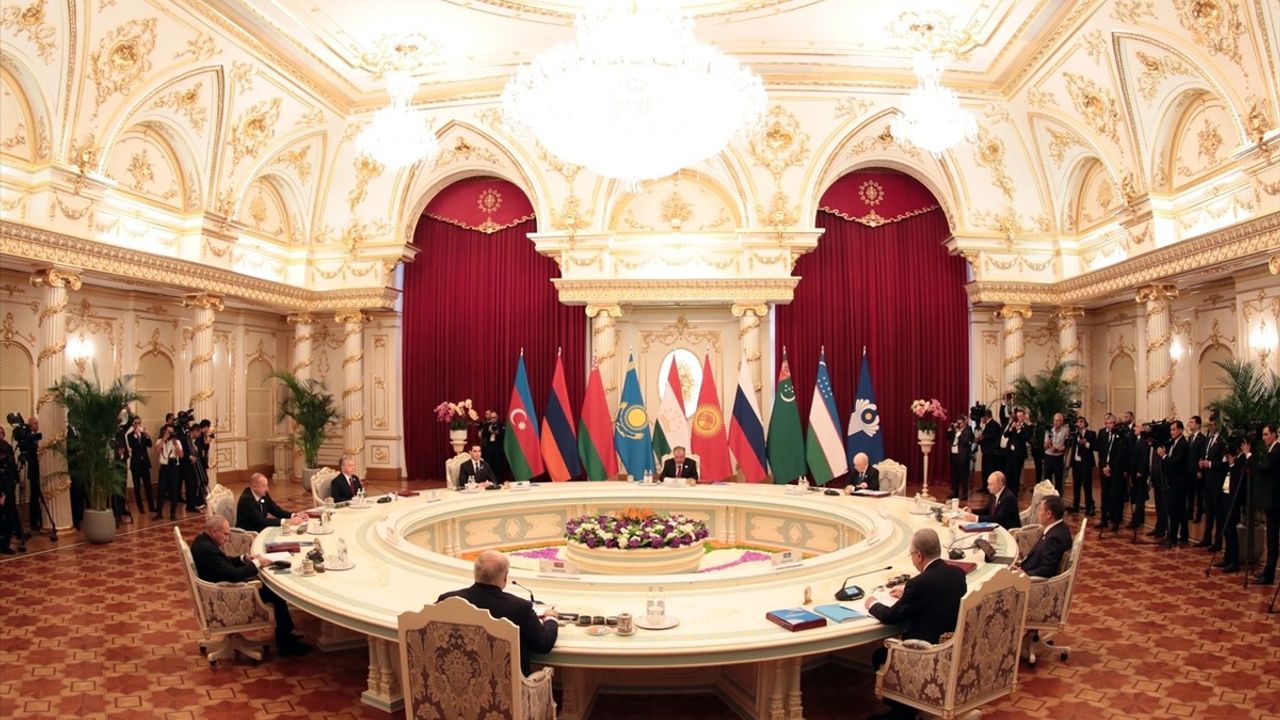 Tacikistan'da BDT Devlet Başkanları Zirvesi