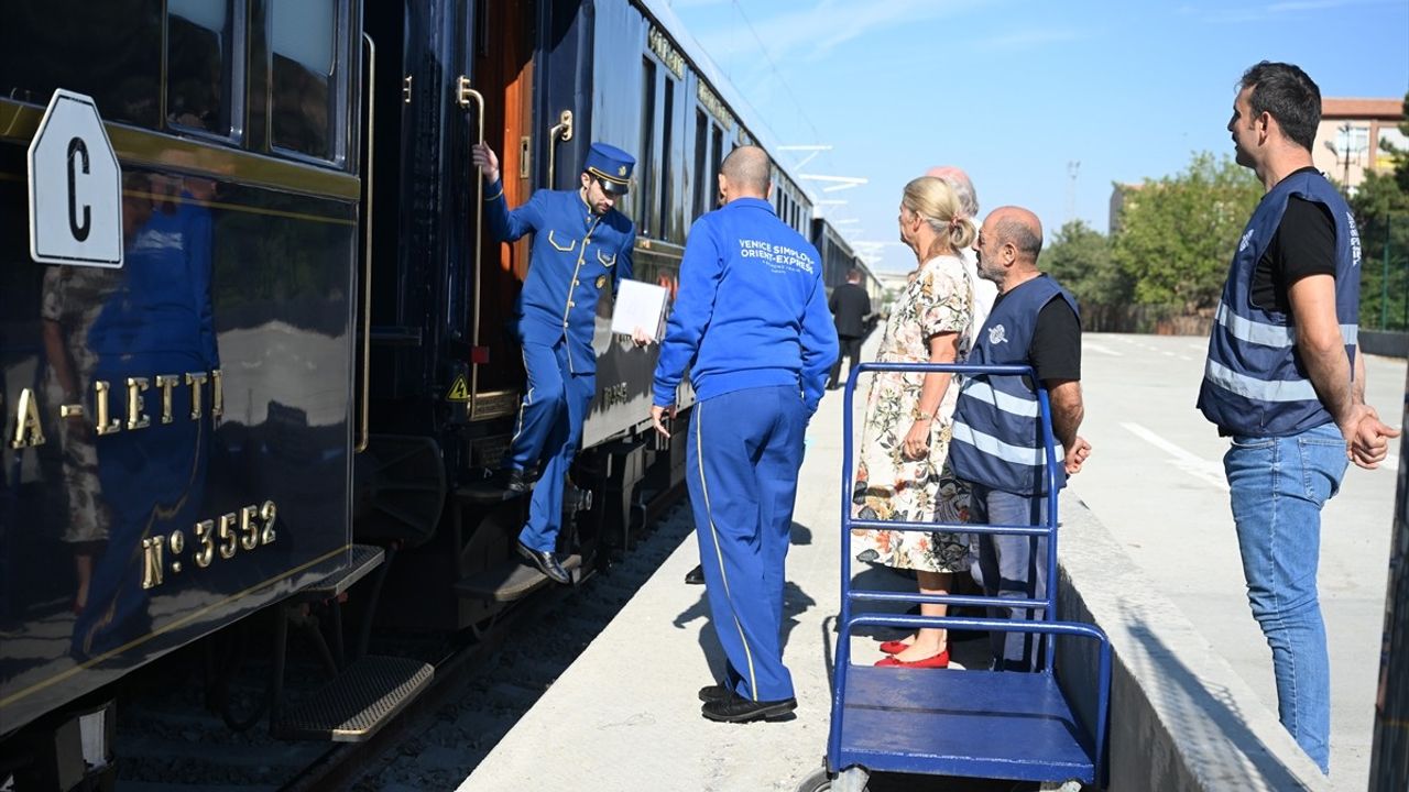 Tarihi Orient Express Türkiye'ye Ulaştı