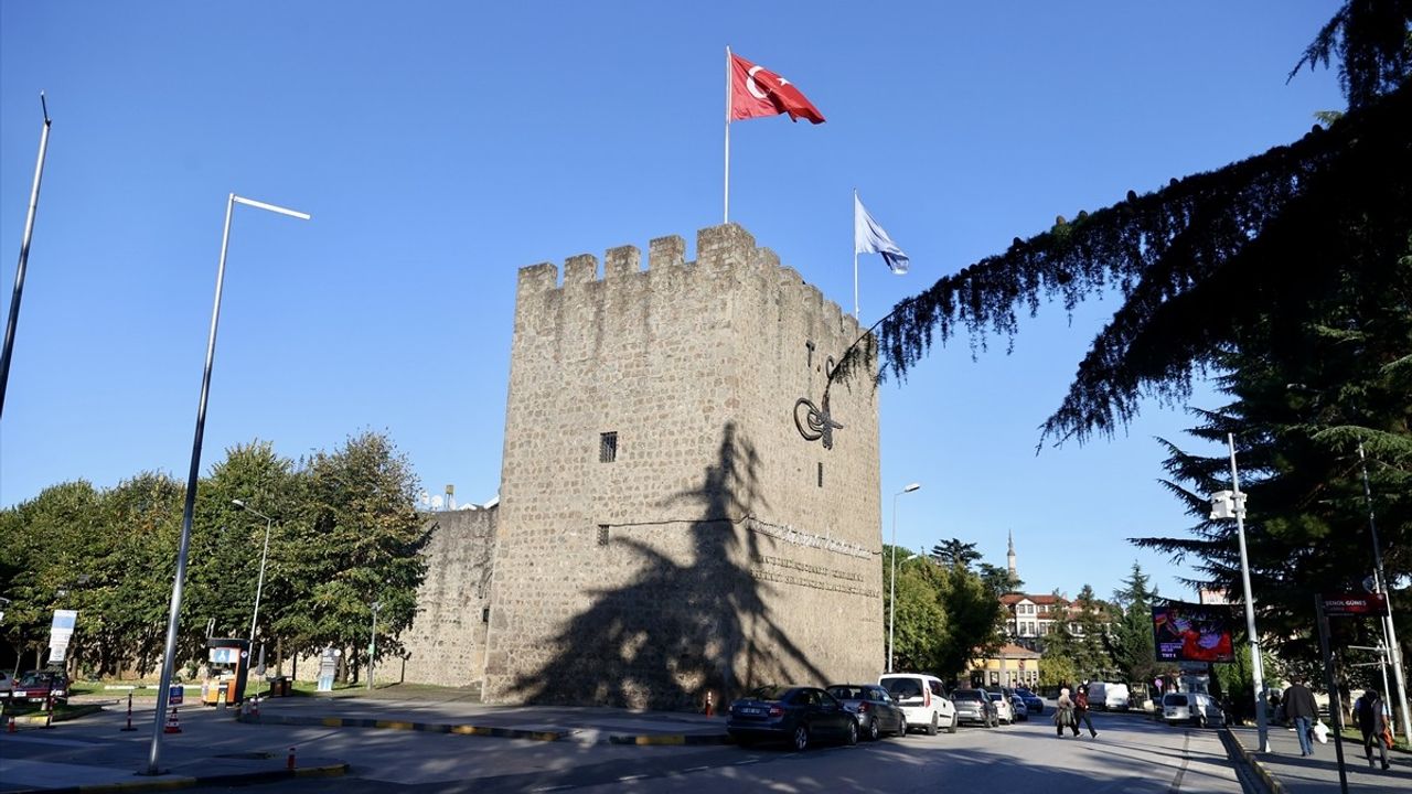 Tarihi Zağnos Burcu: 29 Yıldır Öğrencilere Huzurlu Bir Kütüphane