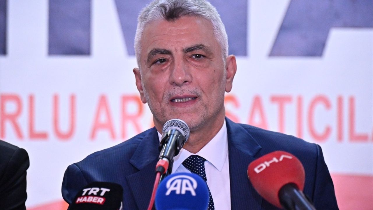 Ticaret Bakanı Bolat'tan Oto Galericilere Destek