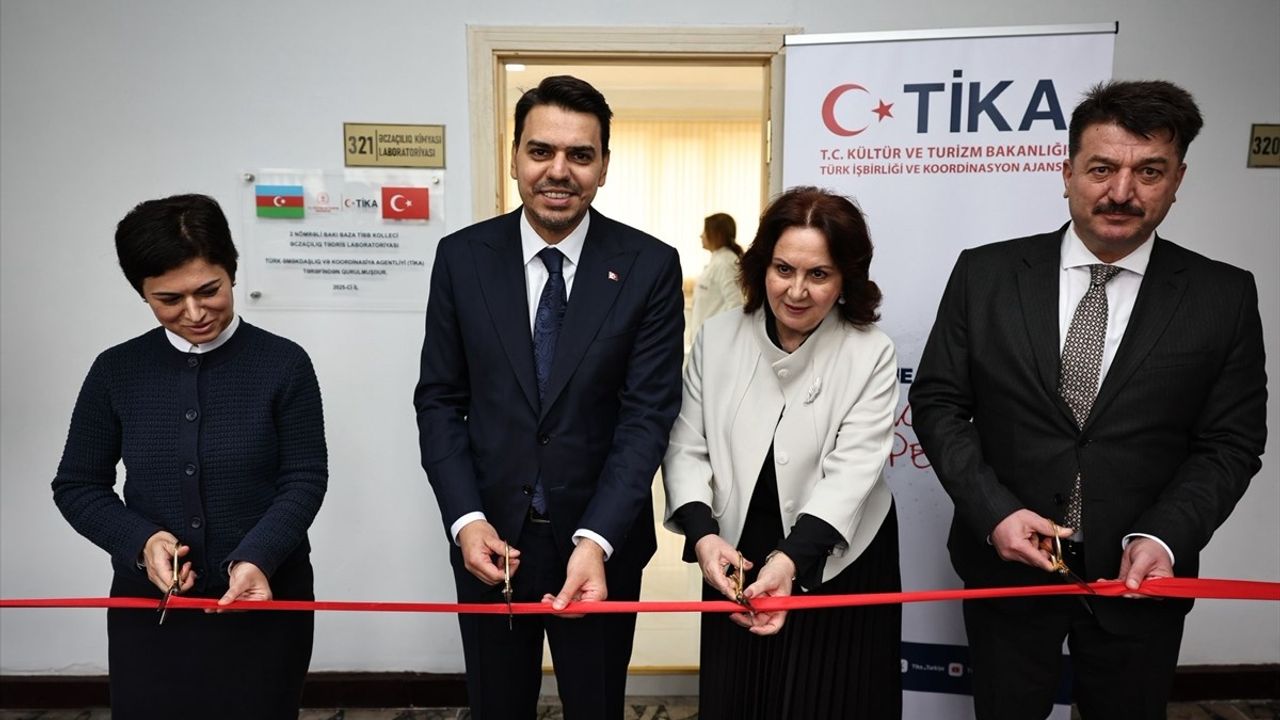 TİKA, Bakü'de Yeni Eczacılık Laboratuvarı Kurdu