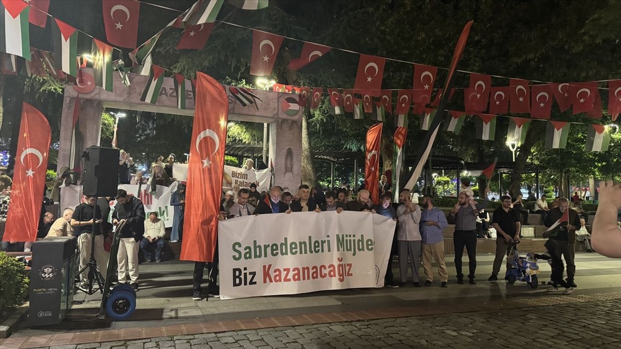 Trabzon'da Gazze'ye Destek Gösterisi Düzenlendi