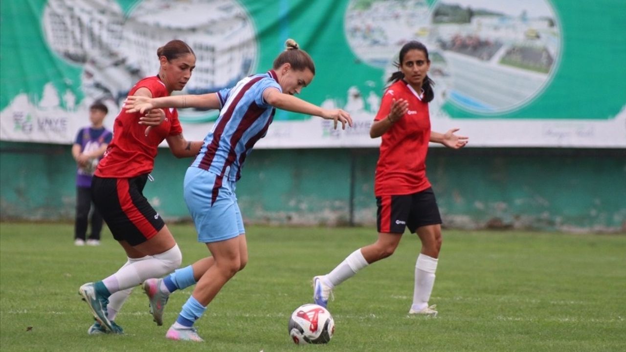 Trabzonspor, Ünye Kadın SK Karşısında Galibiyetle Ayrıldı