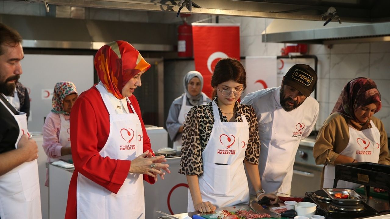 Türk Kızılay, Adıyaman'da Kadınlara Aşçılık Eğitimi Verdi