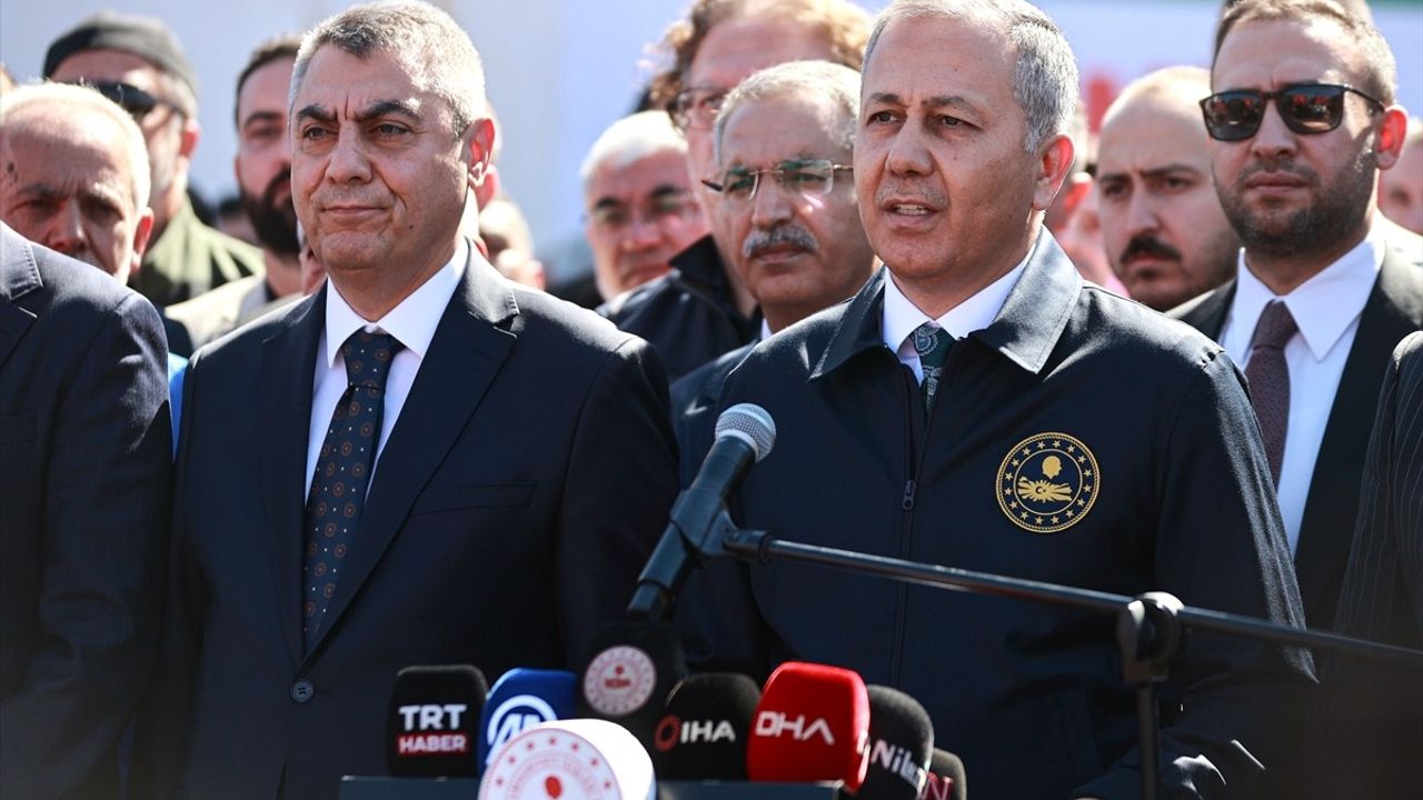 Türkiye'den Gazze'ye İyilik Gemisi Gönderildi