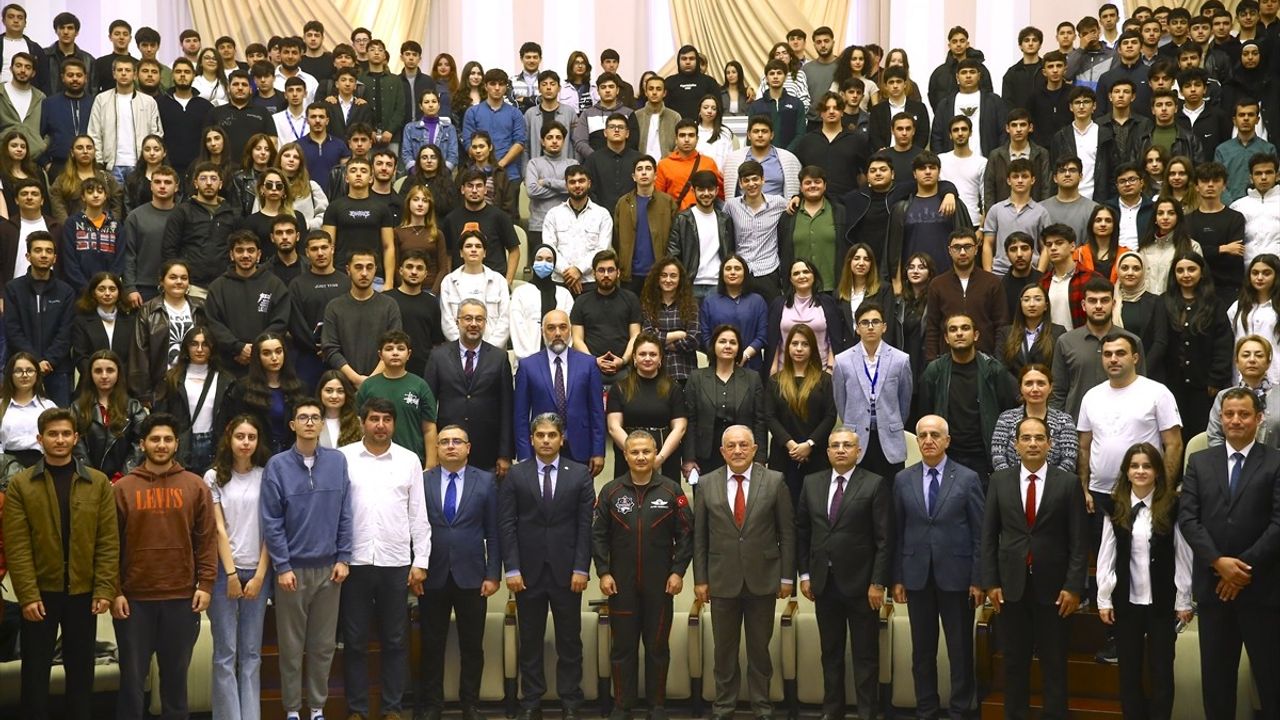 Türkiye'nin Uzay Vizyonu: Alper Gezeravcı'nın Azerbaycan Sunumu