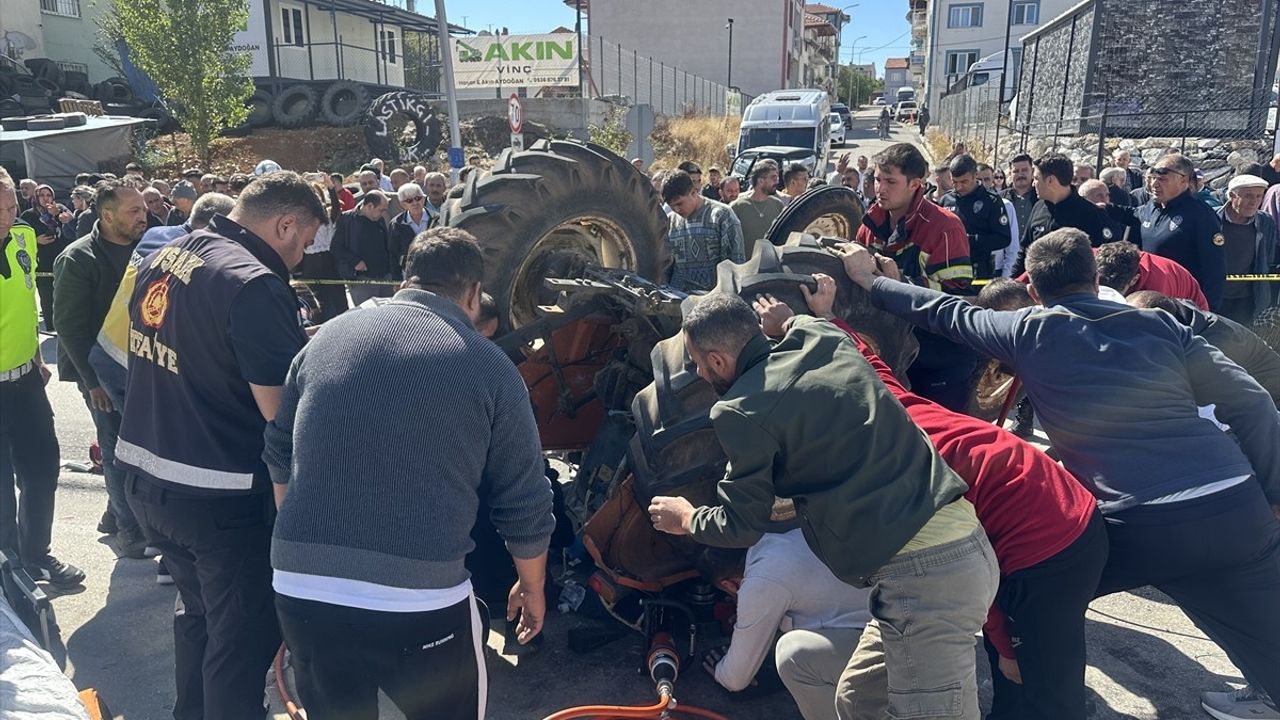 Uşak'ta Üç Araçlı Kazada Bir Yaralı