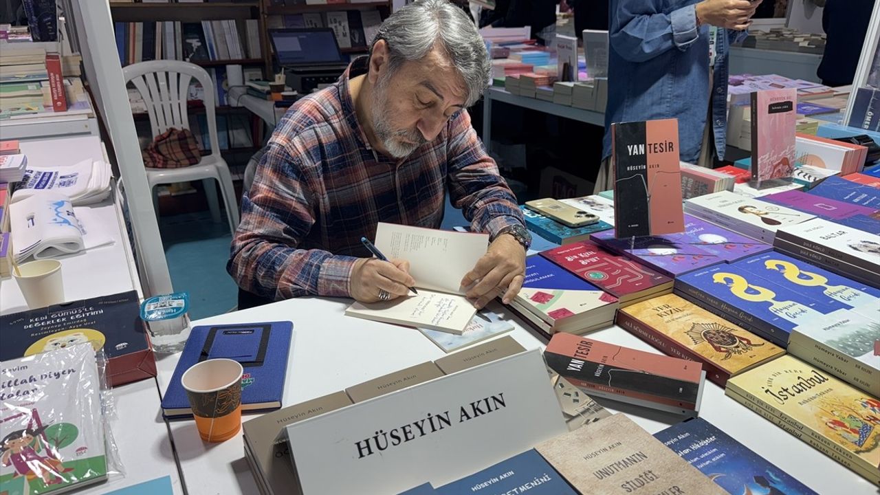Üsküdar Kaymakamlığı Kitap Fuarı: Yazarlar ve Okuyucular Buluşuyor