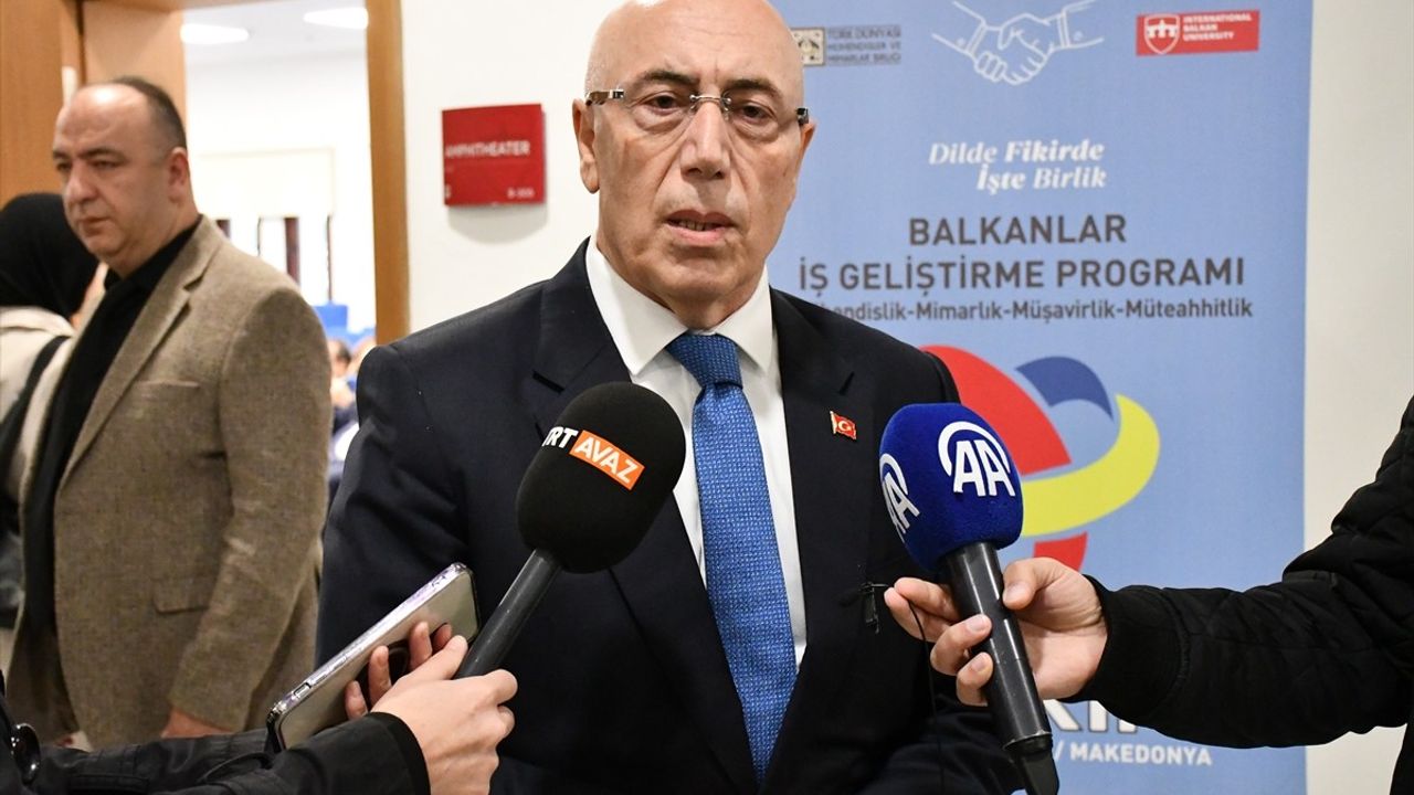 Üsküp'te Türk Dünyası Hizmet Ödülleri Programı Gerçekleştirildi