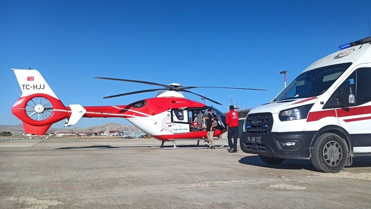 Van'da Tedavi Gören Bebek İstanbul'a Ambulans Uçakla Gönderildi