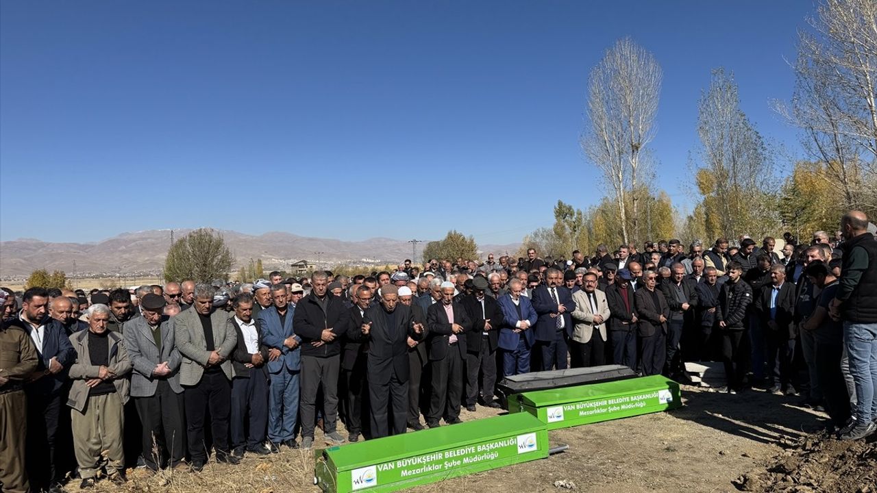 Van-Hakkari Kara Yolunda Ölümcül Kaza