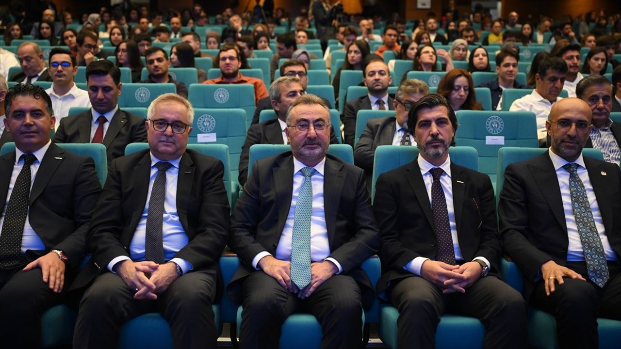 Yapay Zeka Zirvesi 2025: Geleceğin Teknolojileri ve Stratejileri