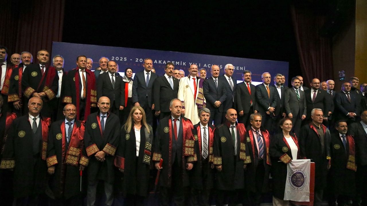 YÖK Başkanı Özvar'dan Atatürk Üniversitesi'ne Eğitim Reformu Müjdesi