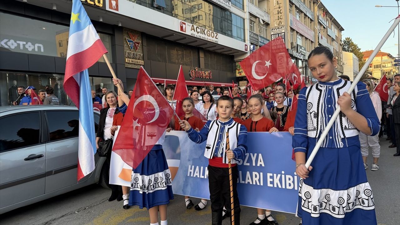 Yozgat'ta 1. Uluslararası Halk Dansları Şenliği Coşkuyla Başladı