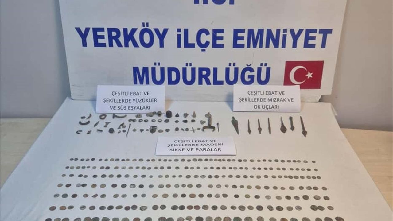 Yozgat'ta Kaçak Eser Operasyonu: 328 Sikke ve 56 Obje Ele Geçirildi